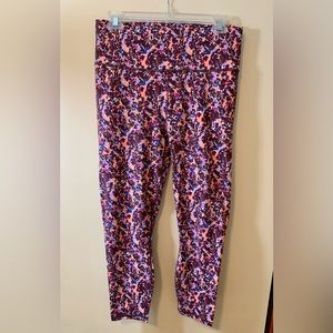 Fabletics purple patterned leggings // large
